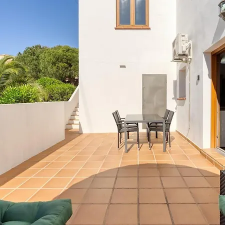 Charming With Big Terrace Apartment
